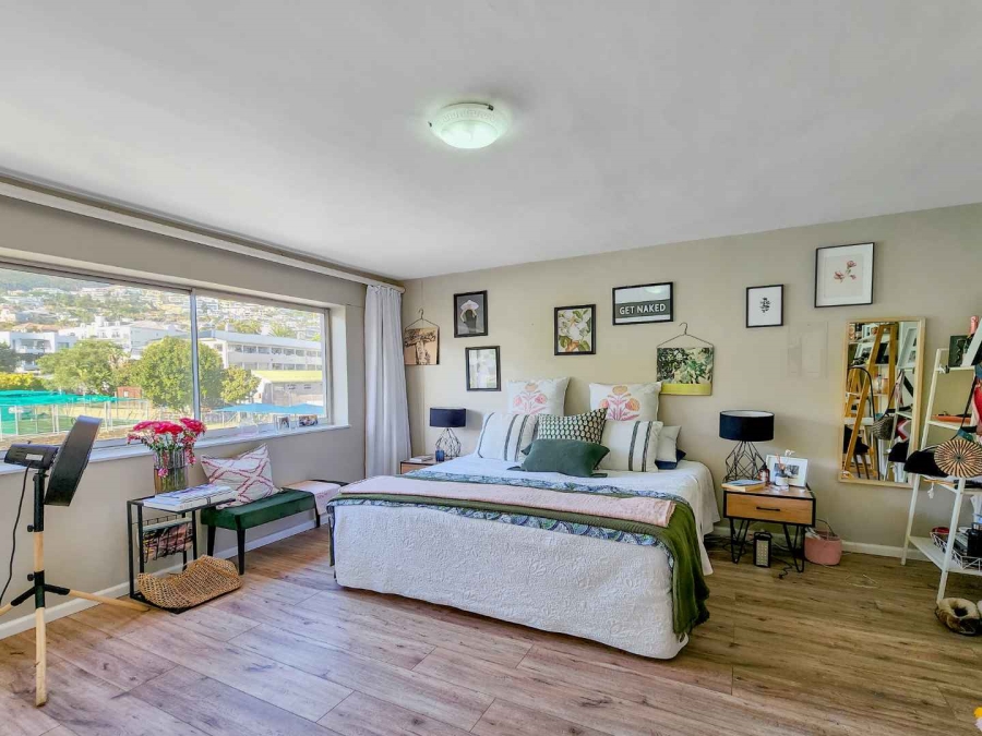 To Let 3 Bedroom Property for Rent in Sea Point Western Cape